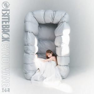 日本久久美女裸照高潮美图
